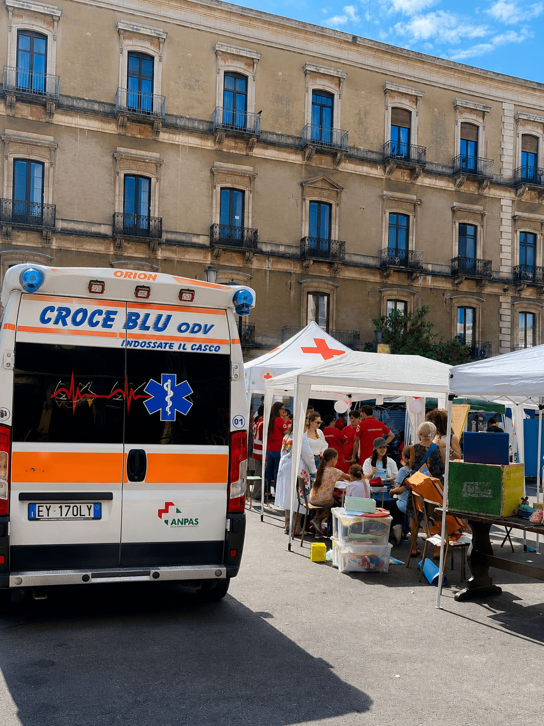 Ambulanze croce blu 7