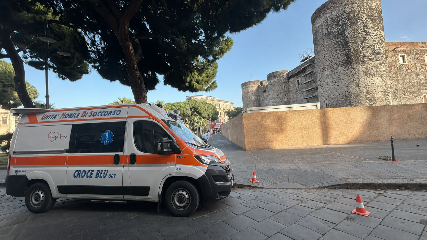 Ambulanze croce blu